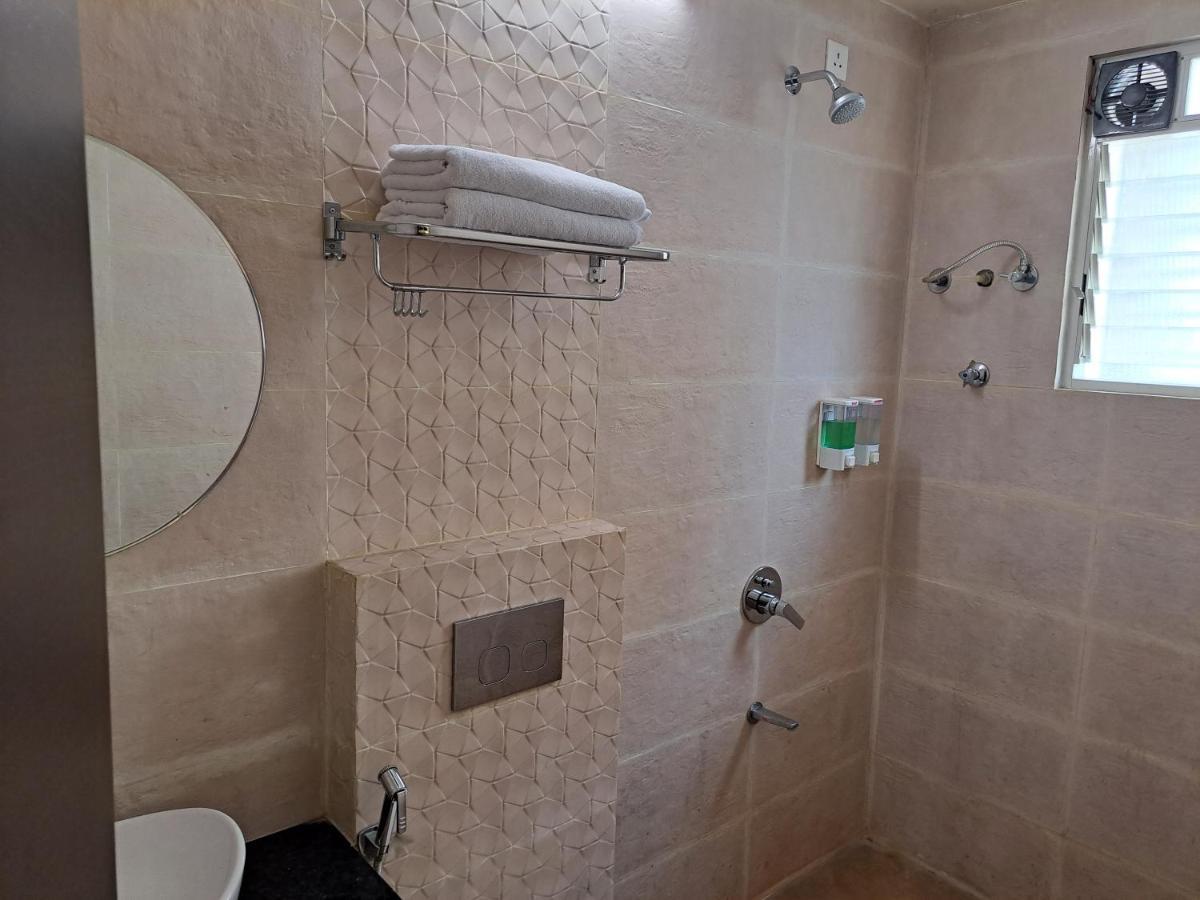 Bouquet Residency Hotel Nashik Exterior photo