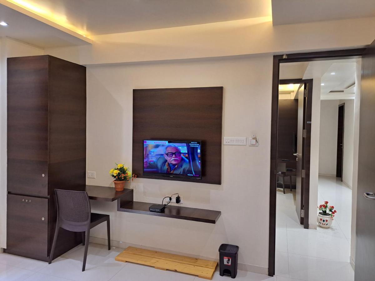 Bouquet Residency Hotel Nashik Exterior photo