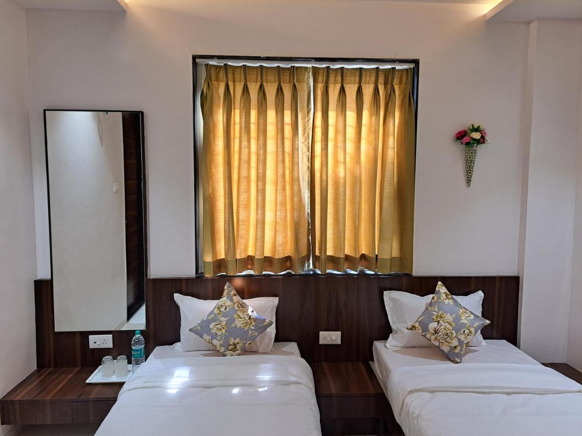 Bouquet Residency Hotel Nashik Exterior photo