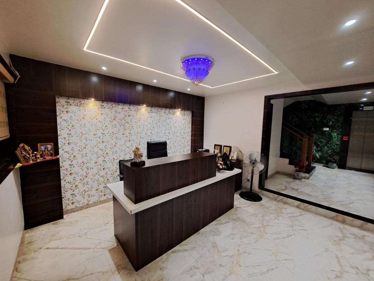 Bouquet Residency Hotel Nashik Exterior photo