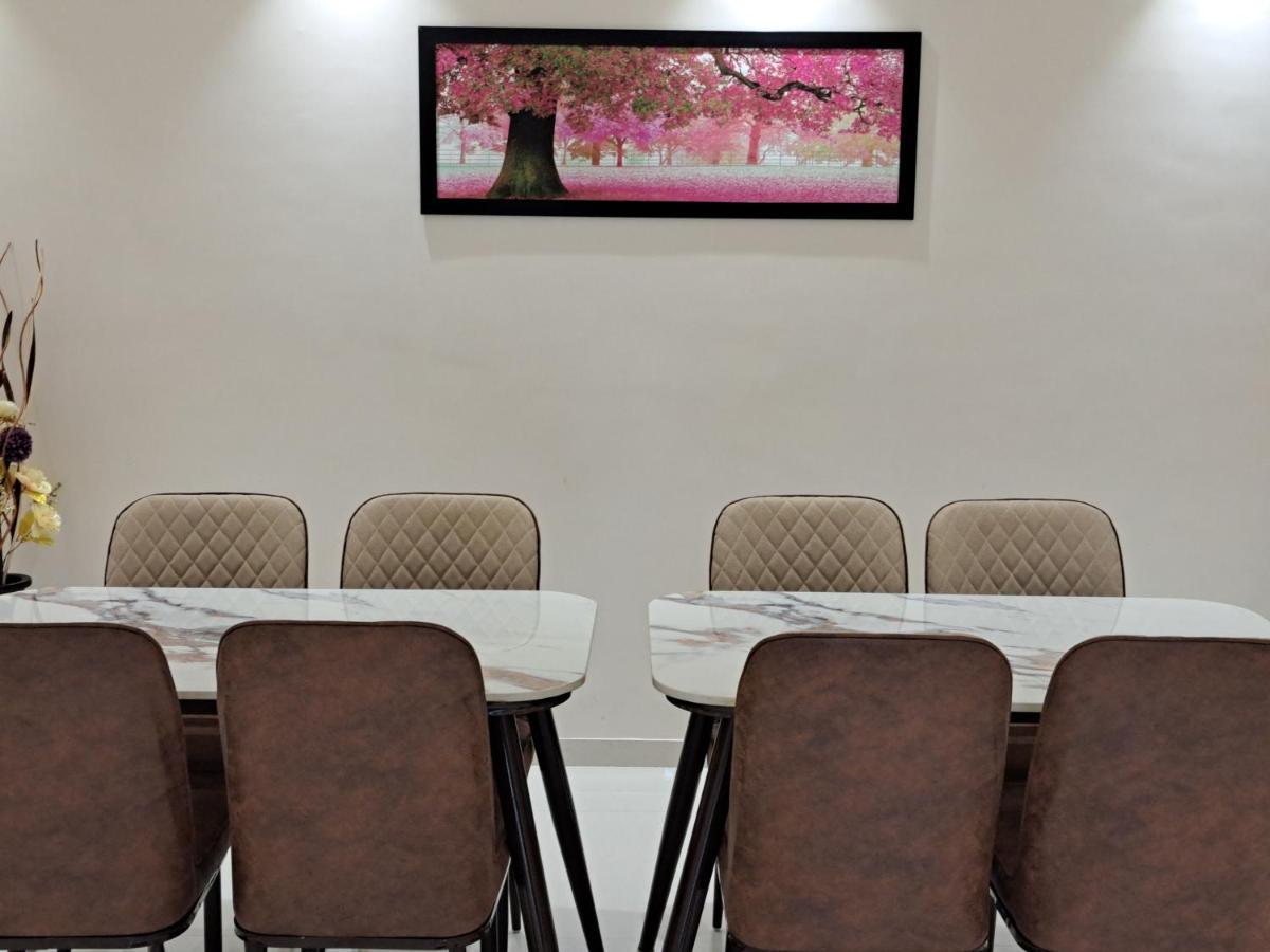 Bouquet Residency Hotel Nashik Exterior photo