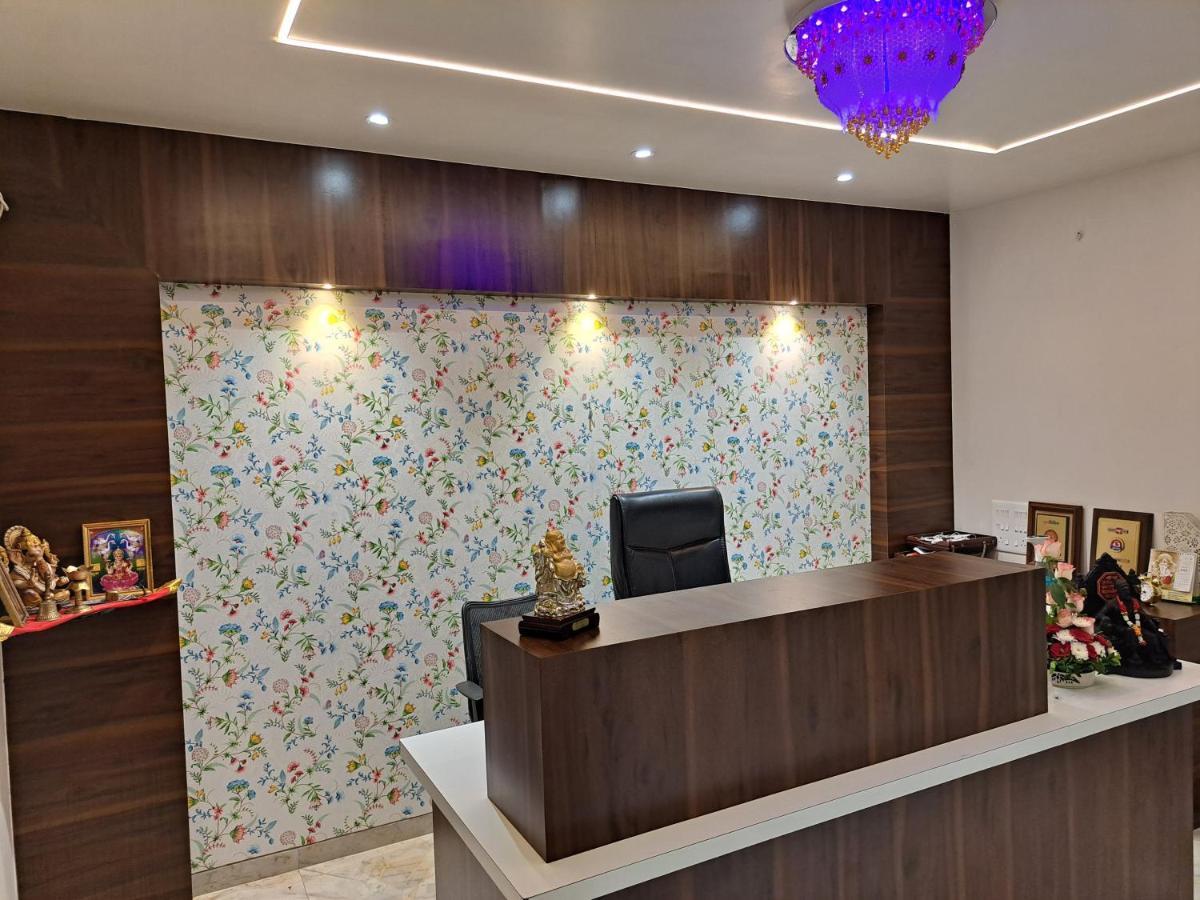 Bouquet Residency Hotel Nashik Exterior photo