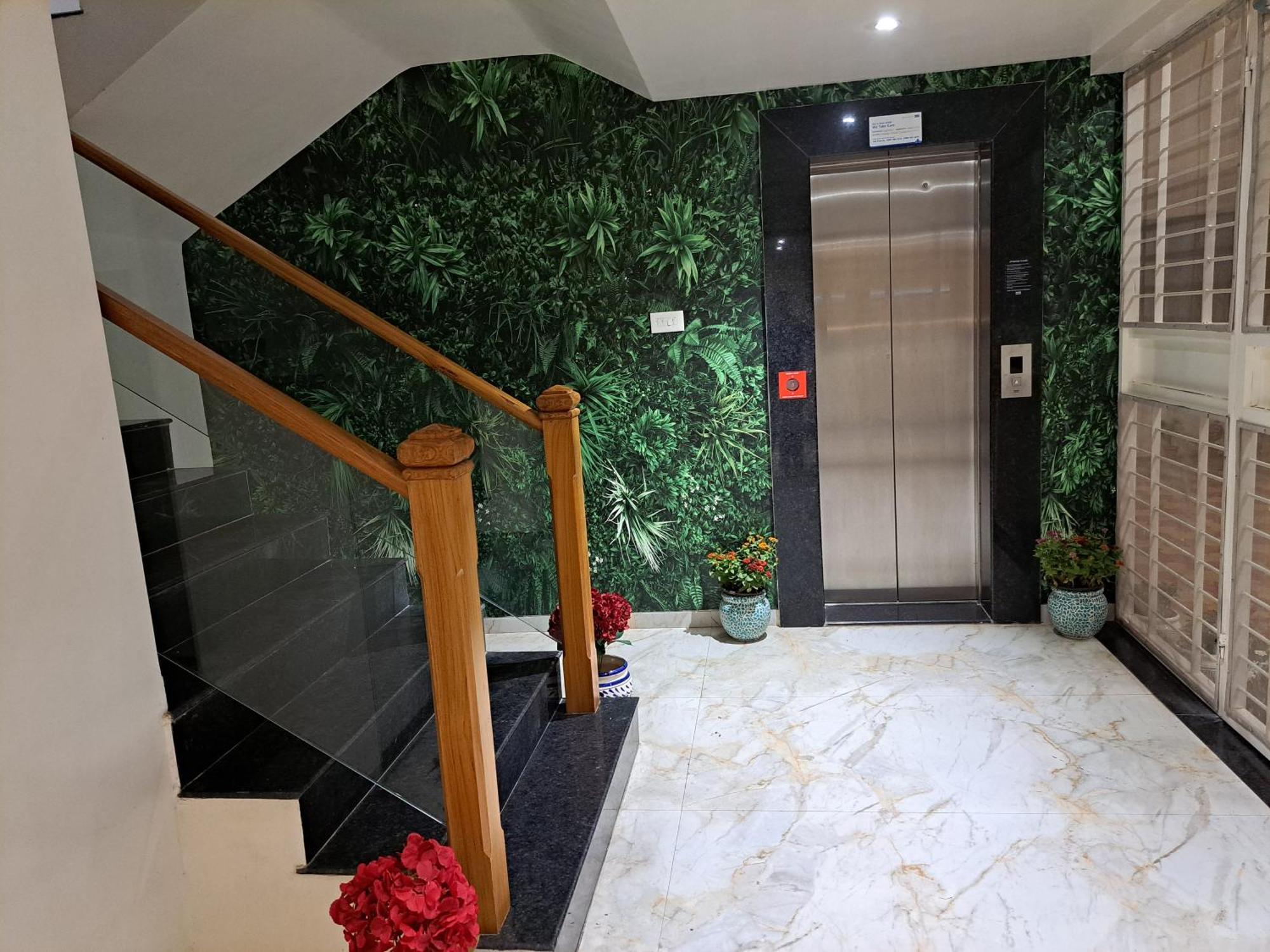 Bouquet Residency Hotel Nashik Exterior photo